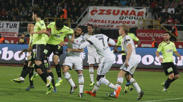 Fenerbahçe 2-1 Antalyaspor Maçı Geniş Özeti ve Golleri